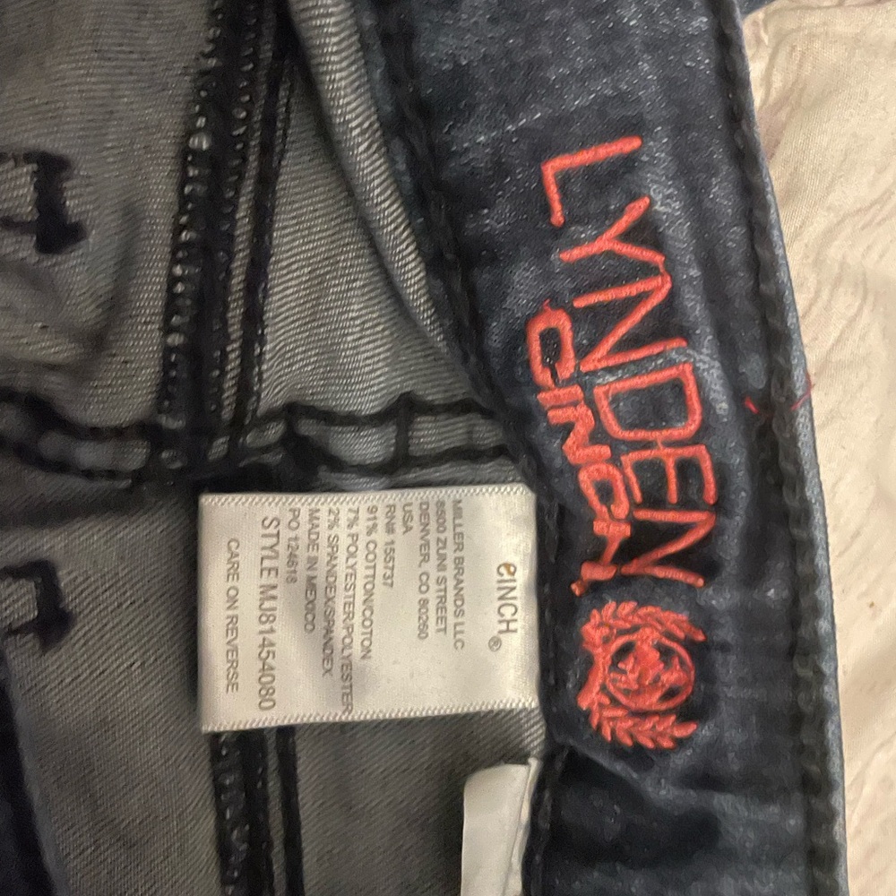 Woman’s cinch jeans